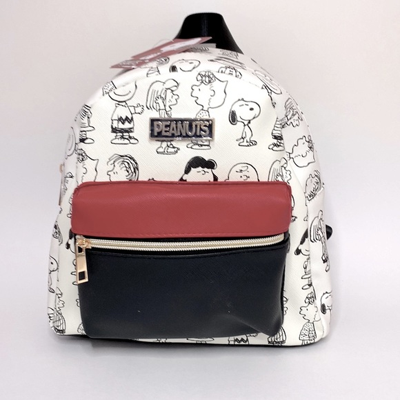 Peanuts | Bags | Peanuts Snoopy Backpack Nwt Adjustable Straps With ...
